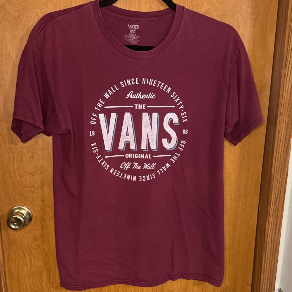 Vans Men's Burgundy Graphic Tee size Large